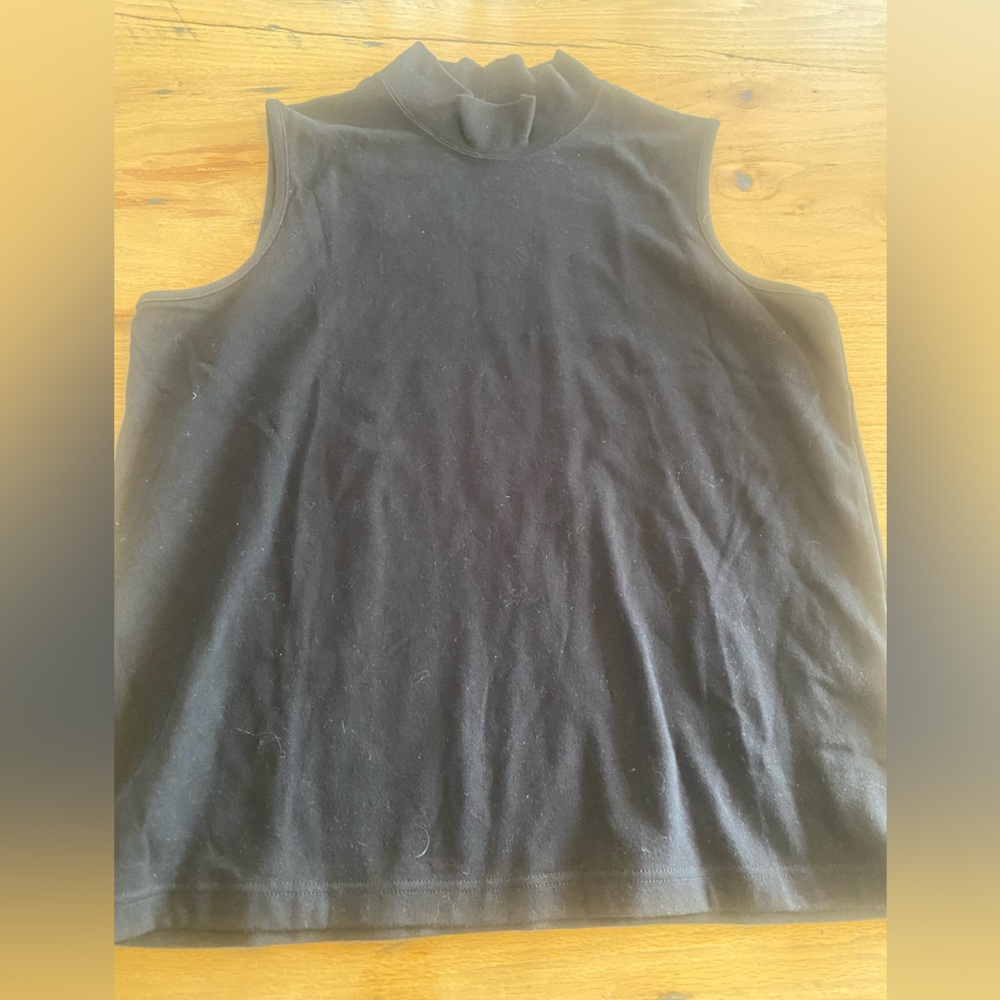 Black Sleeveless‎ Mock Neck Top